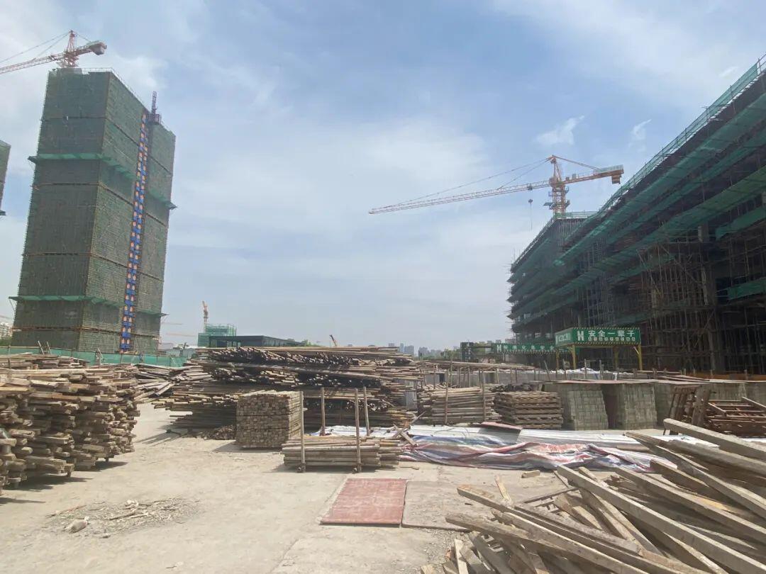 城市工地围挡中的“空题”现象 影响因素与现实审视